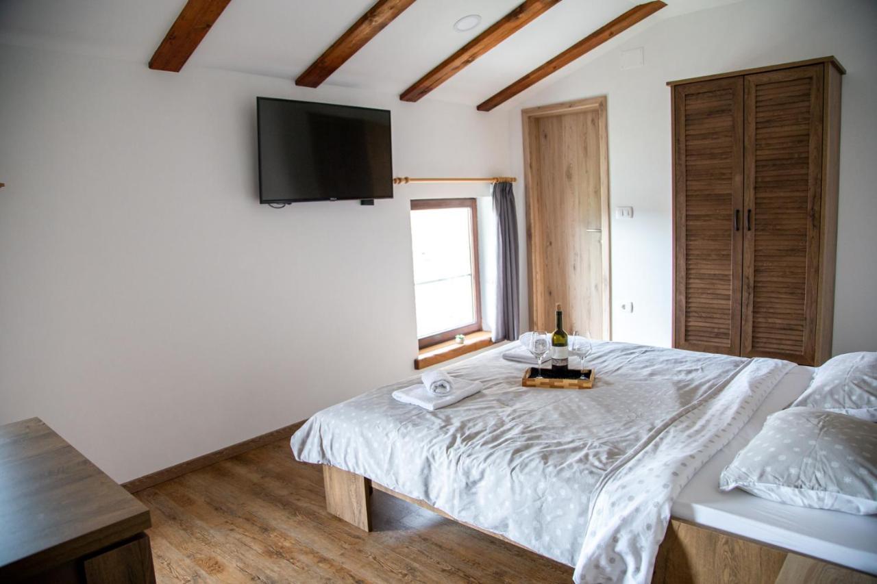 Boutique Rooms & Winery Zorz Vipava Exterior foto